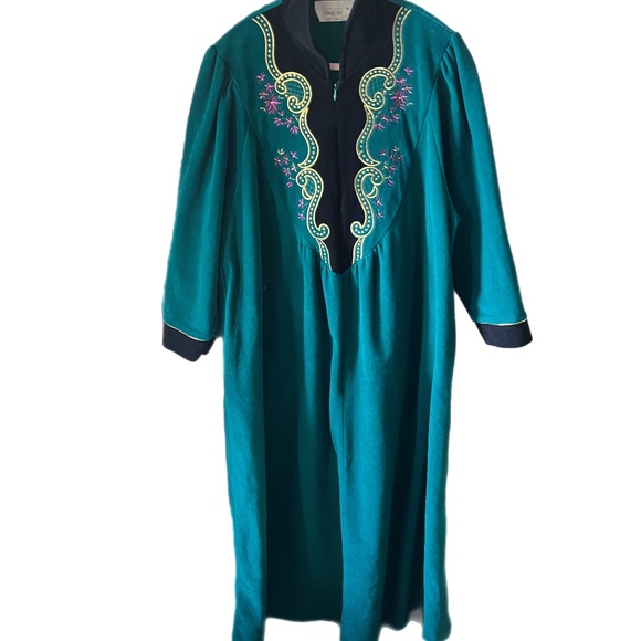 VTG Vanity Fair  Embroidered zip Velour USA grannycore robe - Picture 1 of 6